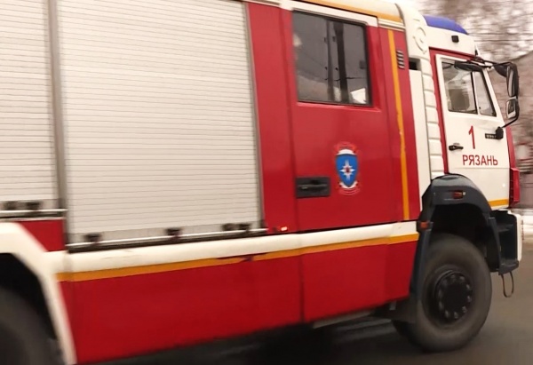 В Ряжском округе сгорела крыша многоквартирного дома