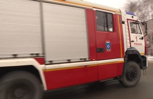 В Сараевском округе из-за падения БПЛА загорелось здание