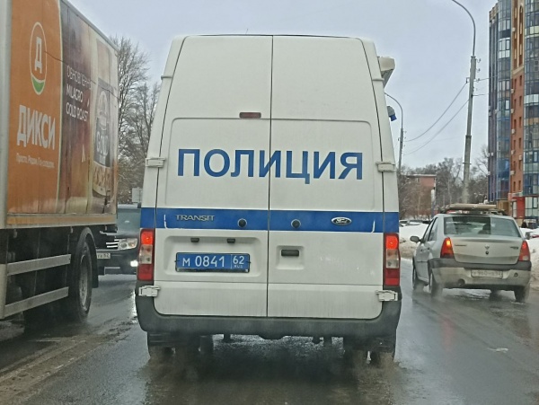 В Спасском районе двое мужчин украли ценный груз у дальнобойщика