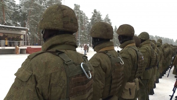 Для бойцов СВО рязанка шьет термобелье и балаклавы 