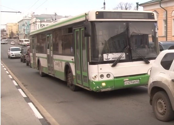 В Рязани автобус попал в ДТП, пострадала пассажирка