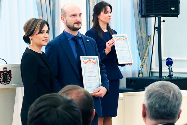 В Правительстве области вручили премии «Молодой ученый года» 