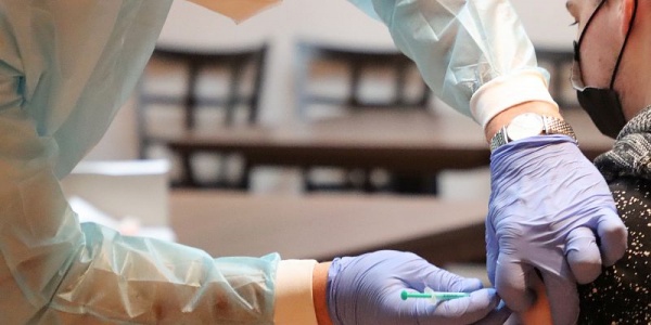  В Рязанской области отменили обязательную вакцинацию для ряда работников 