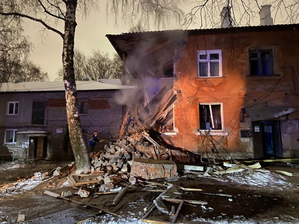 В Рязани на улице Пушкина обрушилась часть двухэтажного жилого дома
