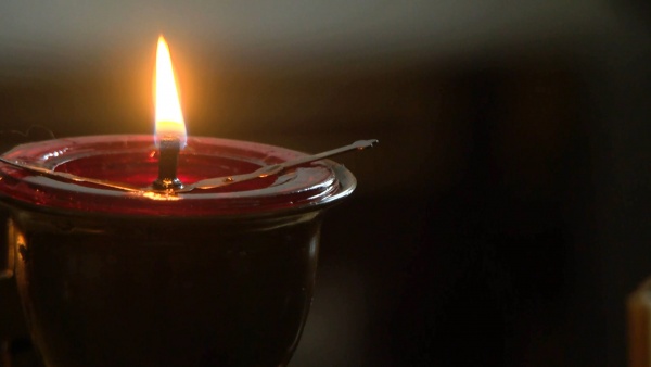 В Лесопарке зажгли свечи в честь героев, павших в ВОВ