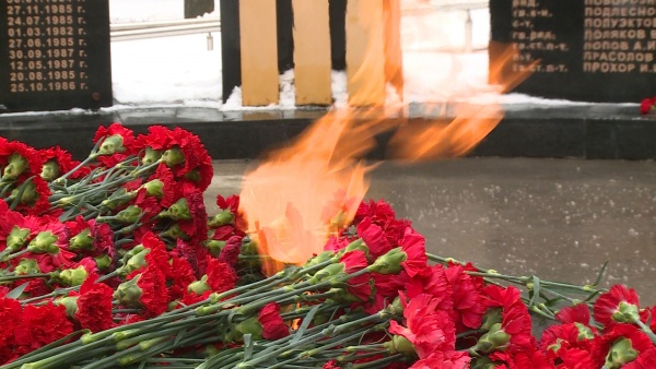 В стране прошла одновременная церемония возложения цветов