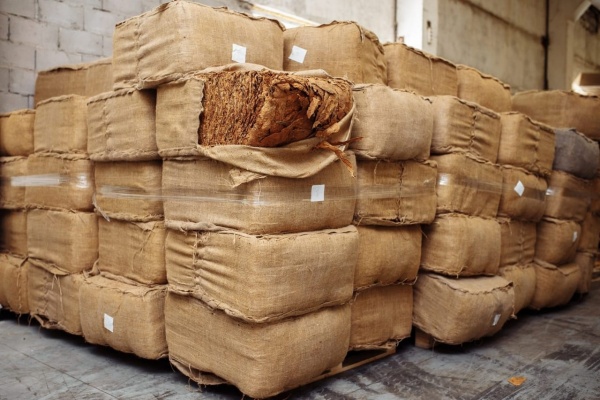 Специалисты Управления Россельхознадзора проверили 228 тонн табачного сырья из Ирана