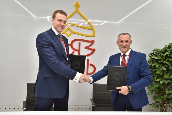 Бессрочное соглашение подписали врио Губернатора и директор АКИТ РФ Андрей Шпиленко
